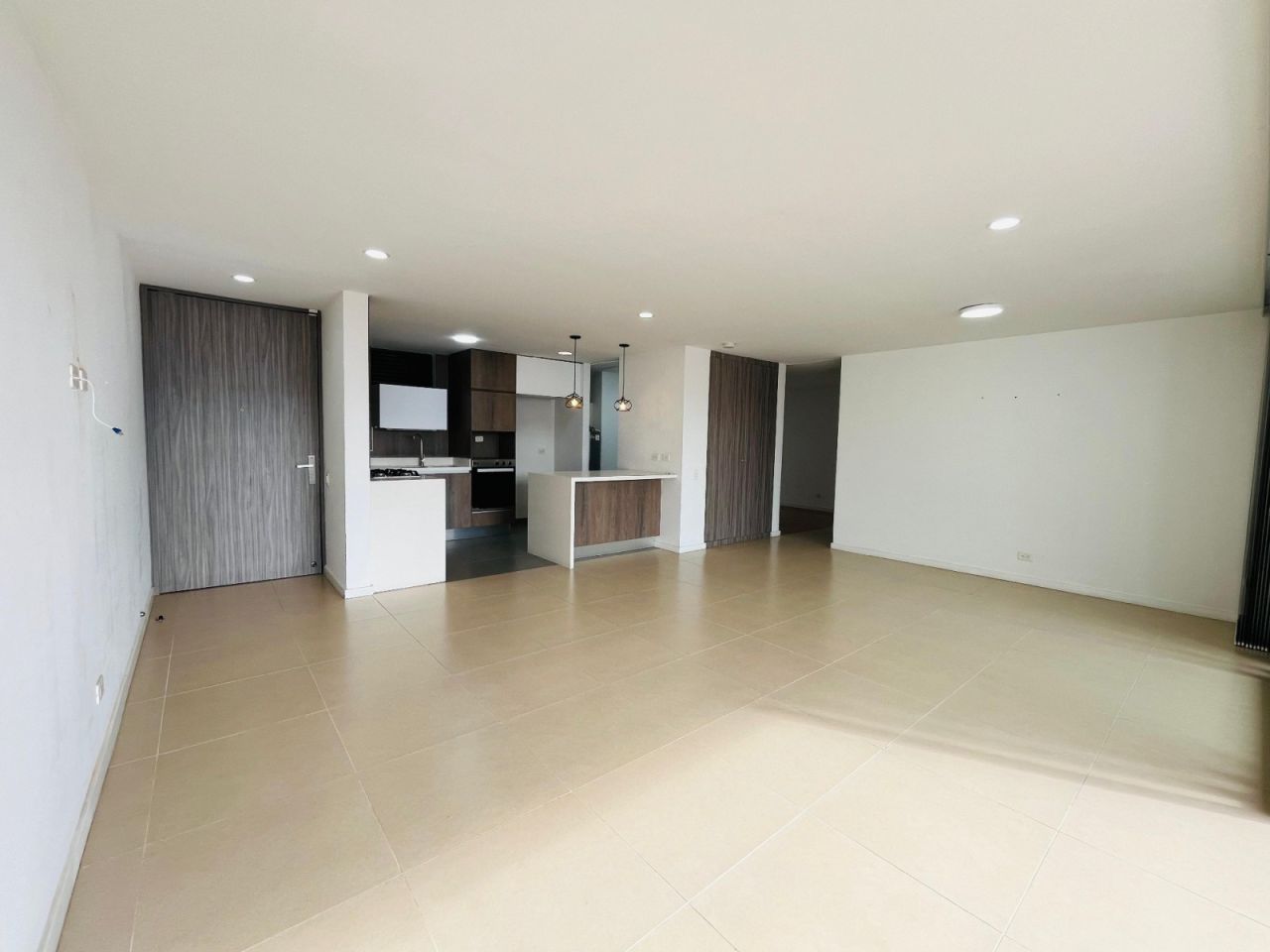 Apartamento en arriendo Antioquia Envigado Loma De Las Brujas 170 m2 Habitaciones 3 Baños 3 Garajes 2 Precio $8000000