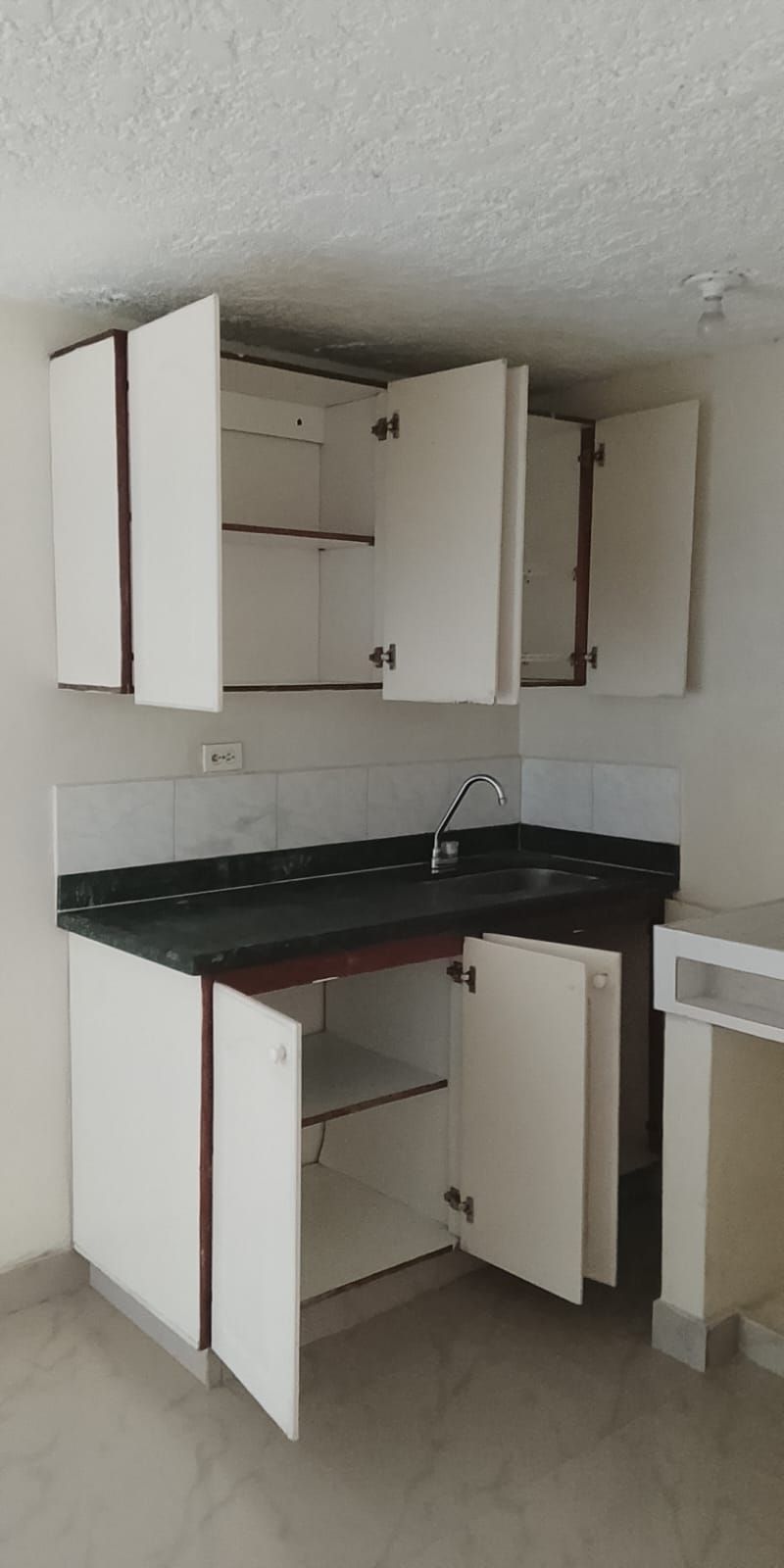 Apartaestudio en arriendo Antioquia Medellín Campo Valdes No 1 30 m2 Habitaciones 1 Baños 1 Garajes 0 Precio $860000