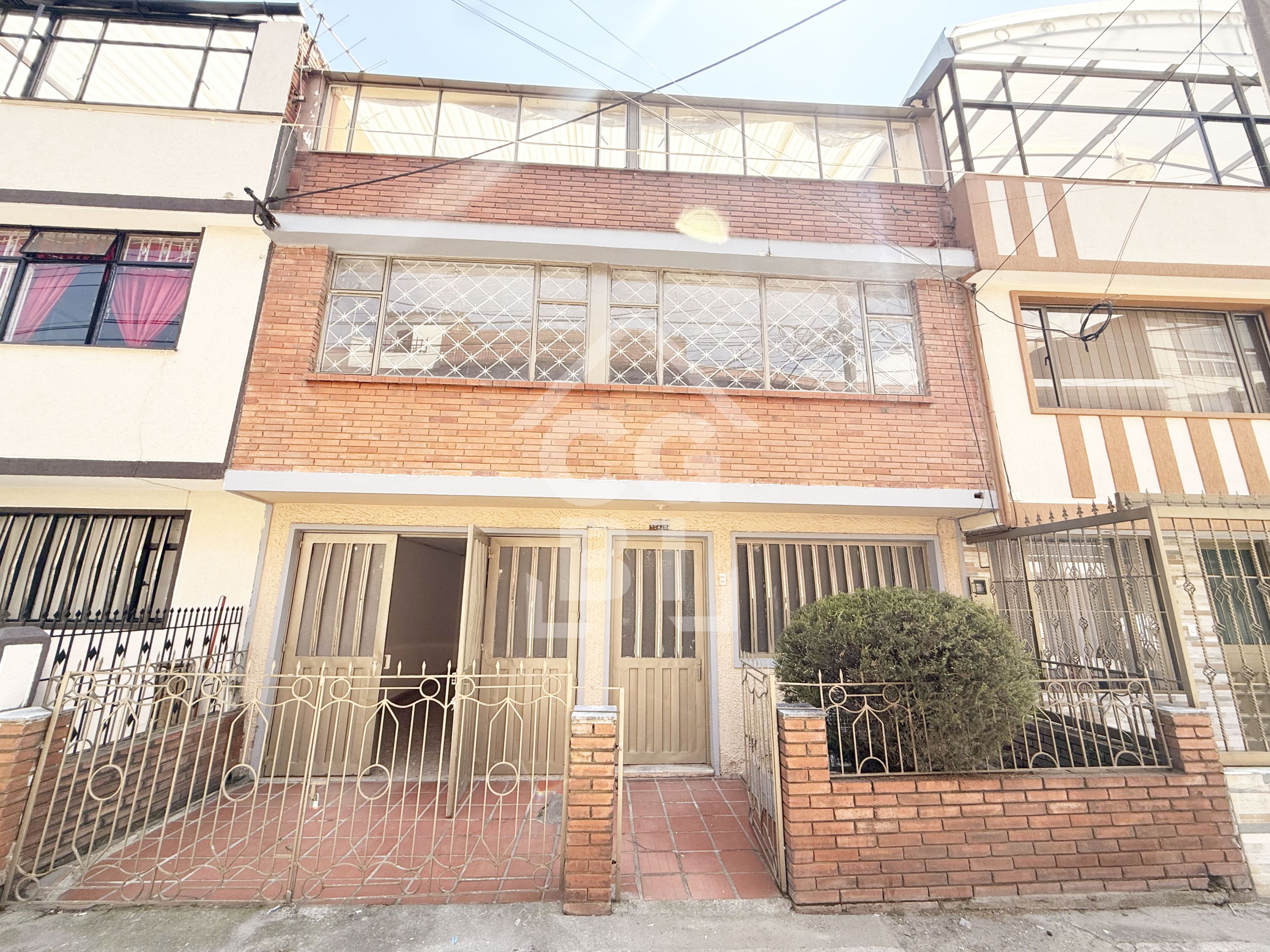Casa en venta Cundinamarca Bogotá La Estradita 263 m2 Habitaciones 6 Baños 3 Garajes 2 Precio $870000000