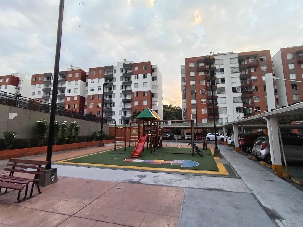 Apartamento en venta Valle Del Cauca Cali Lili 83 m2 Habitaciones 3 Baños 2 Garajes 1 Precio $350000000