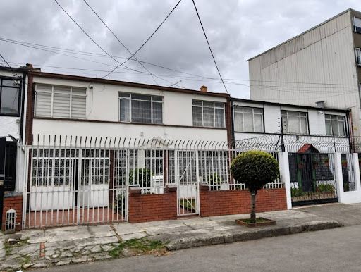 Casa en venta Cundinamarca Bogotá San Luis 350 m2 Habitaciones 5 Baños 4 Garajes 1 Precio $1400000000