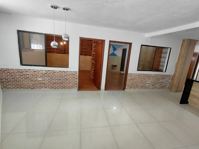 Casa en arriendo Antioquia Medellín Los Alcazares 80 m2 Habitaciones 4 Baños 2 Garajes 0 Precio $3300000
