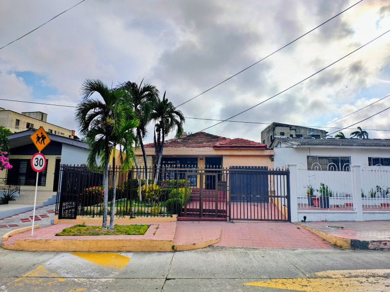 Casa en venta Atlántico Barranquilla Bellavista 400 m2 Habitaciones 4 Baños 2 Garajes 1 Precio $850000000