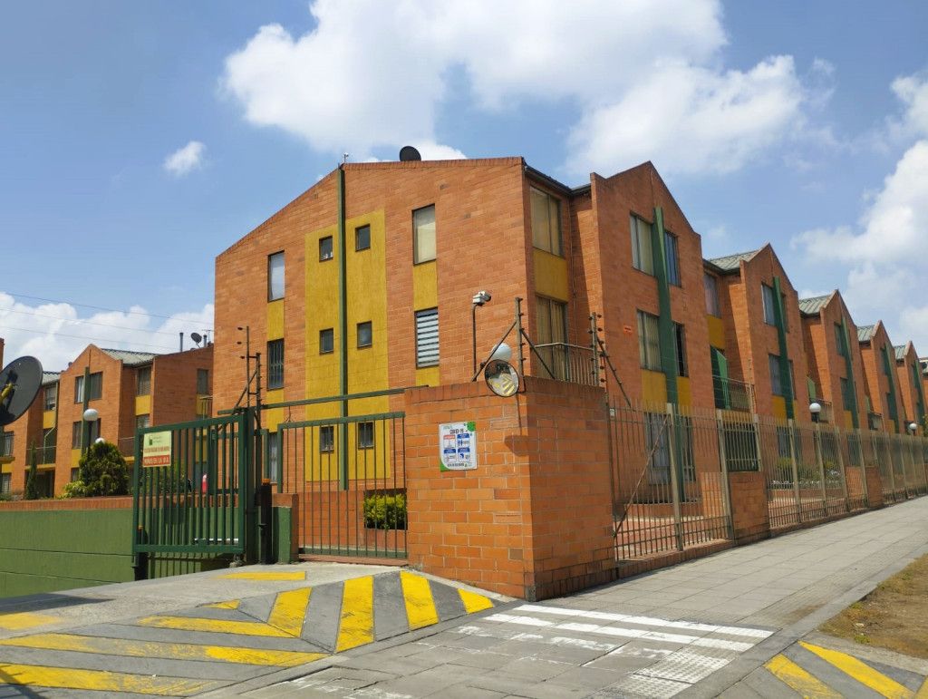 Casa en arriendo Cundinamarca Bogotá Hipotecho Et Iii 69 m2 Habitaciones 3 Baños 2 Garajes 1 Precio $3278000