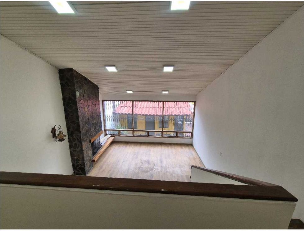 Casa en arriendo Cundinamarca Bogotá Estoril 500 m2 Habitaciones 12 Baños 5 Garajes 2 Precio $14500000