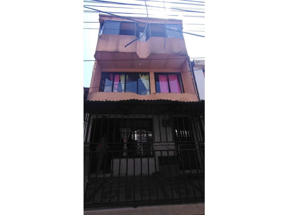 Casa en venta Risaralda Pereira Independientes 180 m2 Habitaciones 6 Baños 3 Garajes 0 Precio $400000000