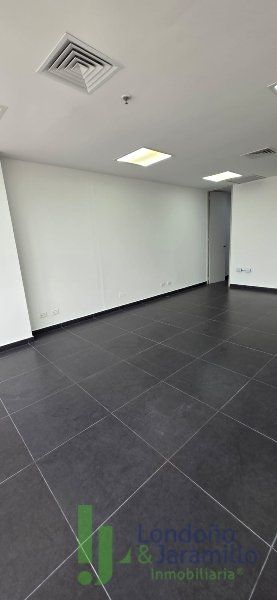 Oficina en arriendo Antioquia Envigado Primavera 37 m2 Habitaciones 0 Baños 1 Garajes 1 Precio $3000000
