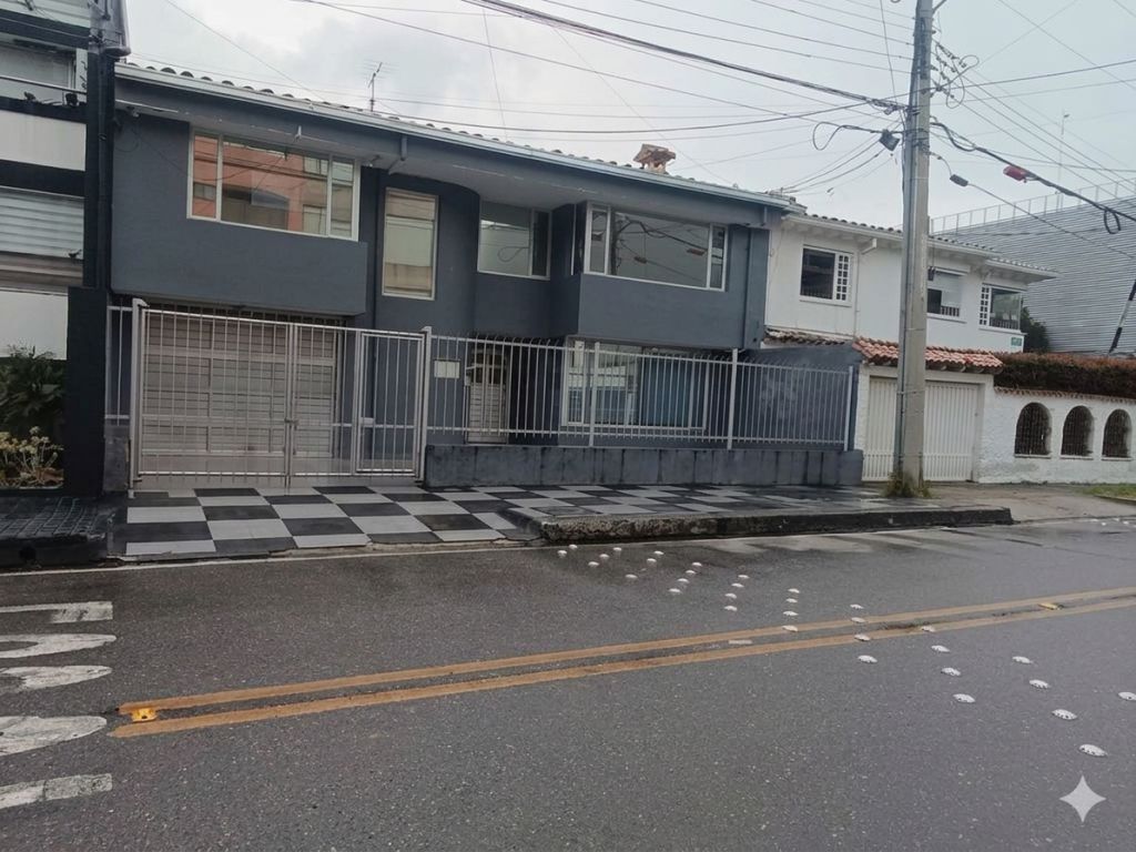 Casa en venta Cundinamarca Bogotá La Cabrera 294 m2 Habitaciones 4 Baños 5 Garajes 1 Precio $2300000000
