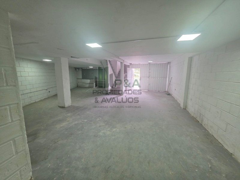 Bodega en arriendo Antioquia Medellín Corazon De Jesus 380 m2 Habitaciones 0 Baños 3 Garajes 0 Precio $8000000