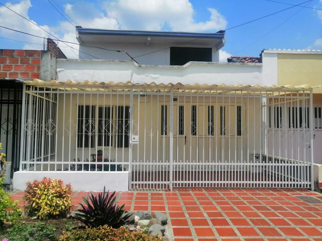 Casa en arriendo Valle Del Cauca Palmira Fatima 190 m2 Habitaciones 7 Baños 3 Garajes 1 Precio $2000000