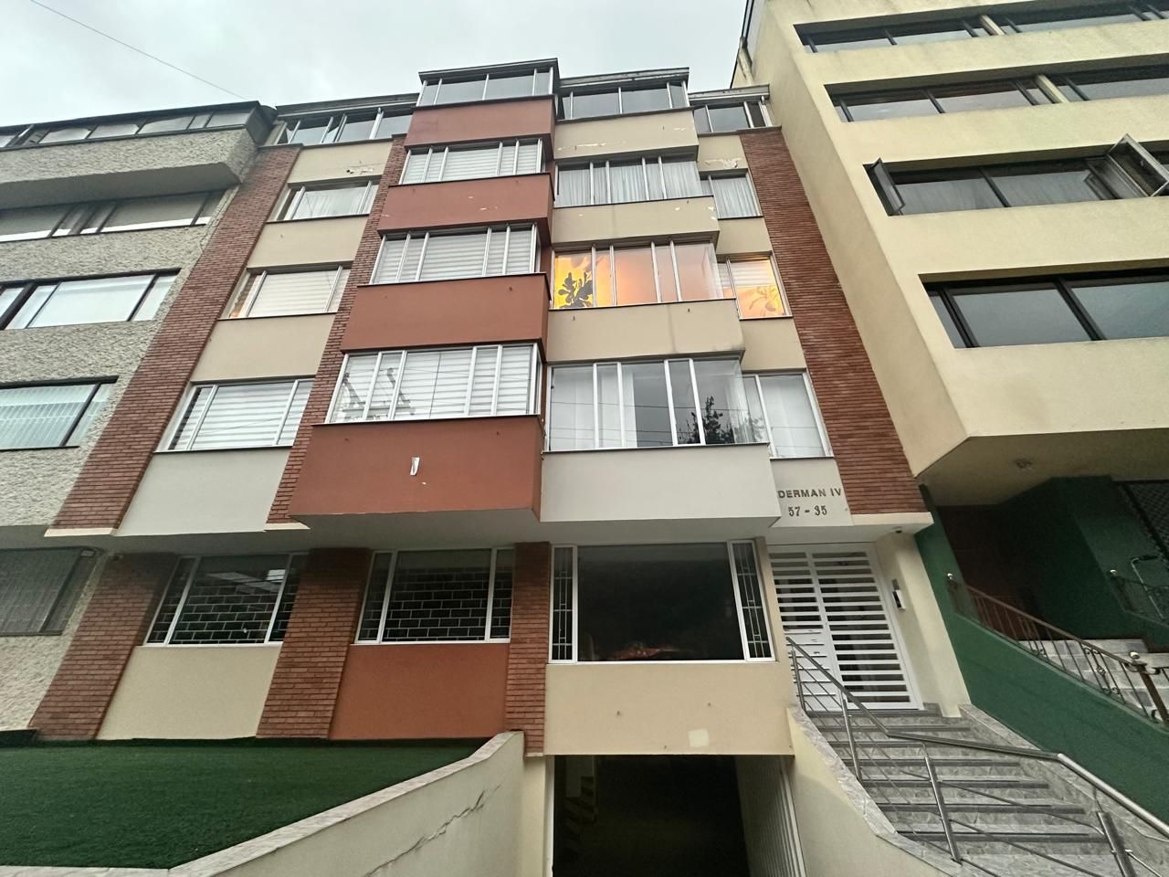 Apartamento en venta Cundinamarca Bogotá La Esmeralda 108 m2 Habitaciones 3 Baños 3 Garajes 1 Precio $698000000