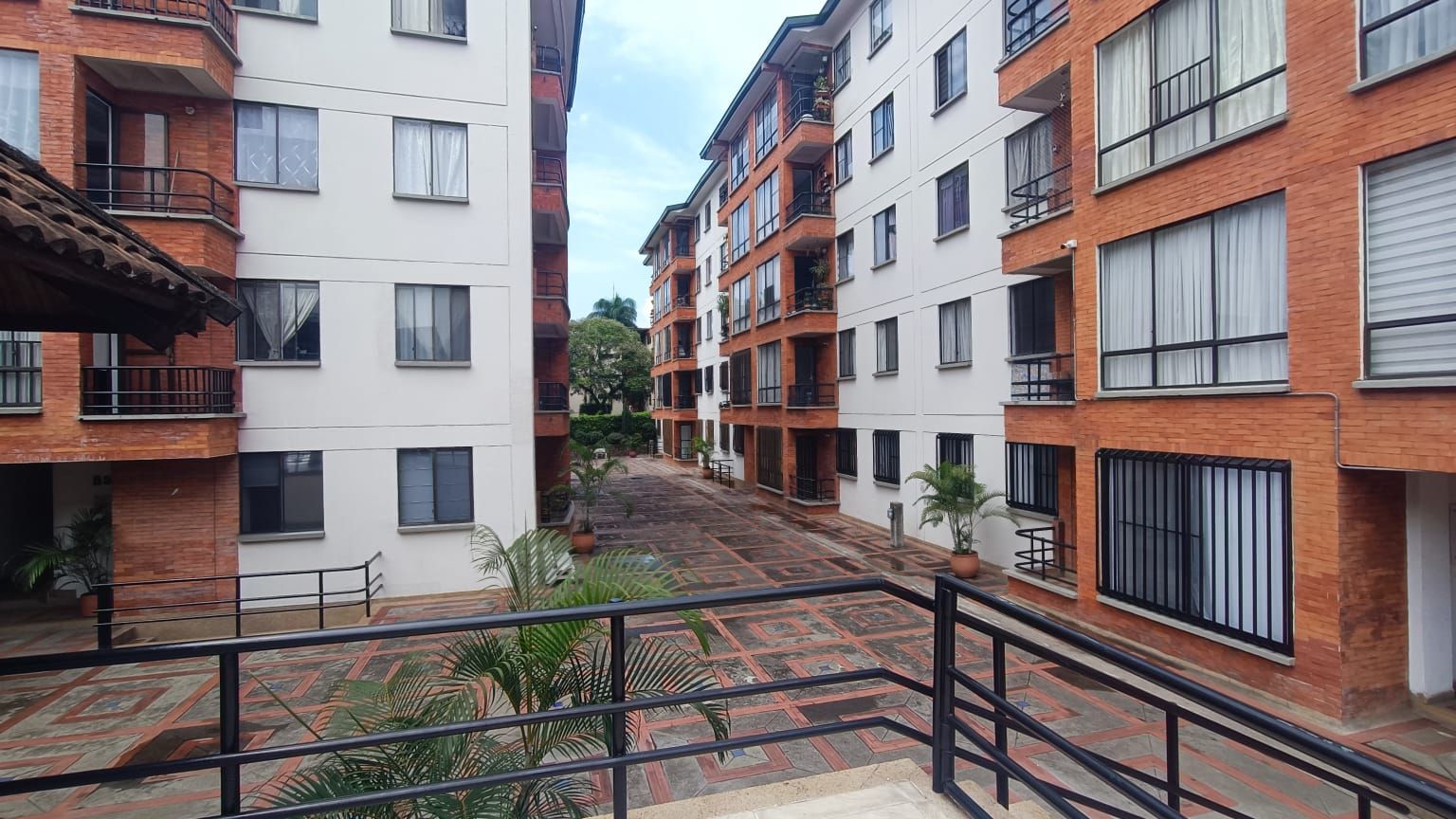 Apartamento en arriendo Valle Del Cauca Cali El Limonar 64 m2 Habitaciones 2 Baños 2 Garajes 1 Precio $1650000
