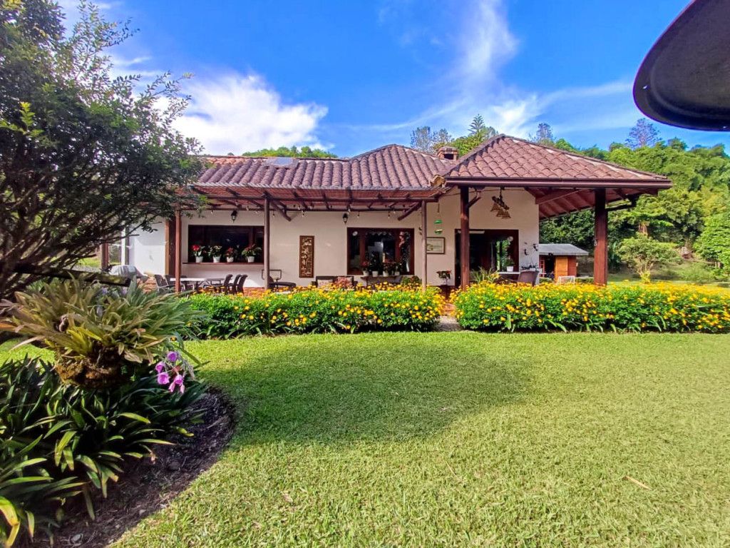Casa en venta Antioquia Rionegro Cuatro Esquinas 225 m2 Habitaciones 3 Baños 4 Garajes 1 Precio $1500000000