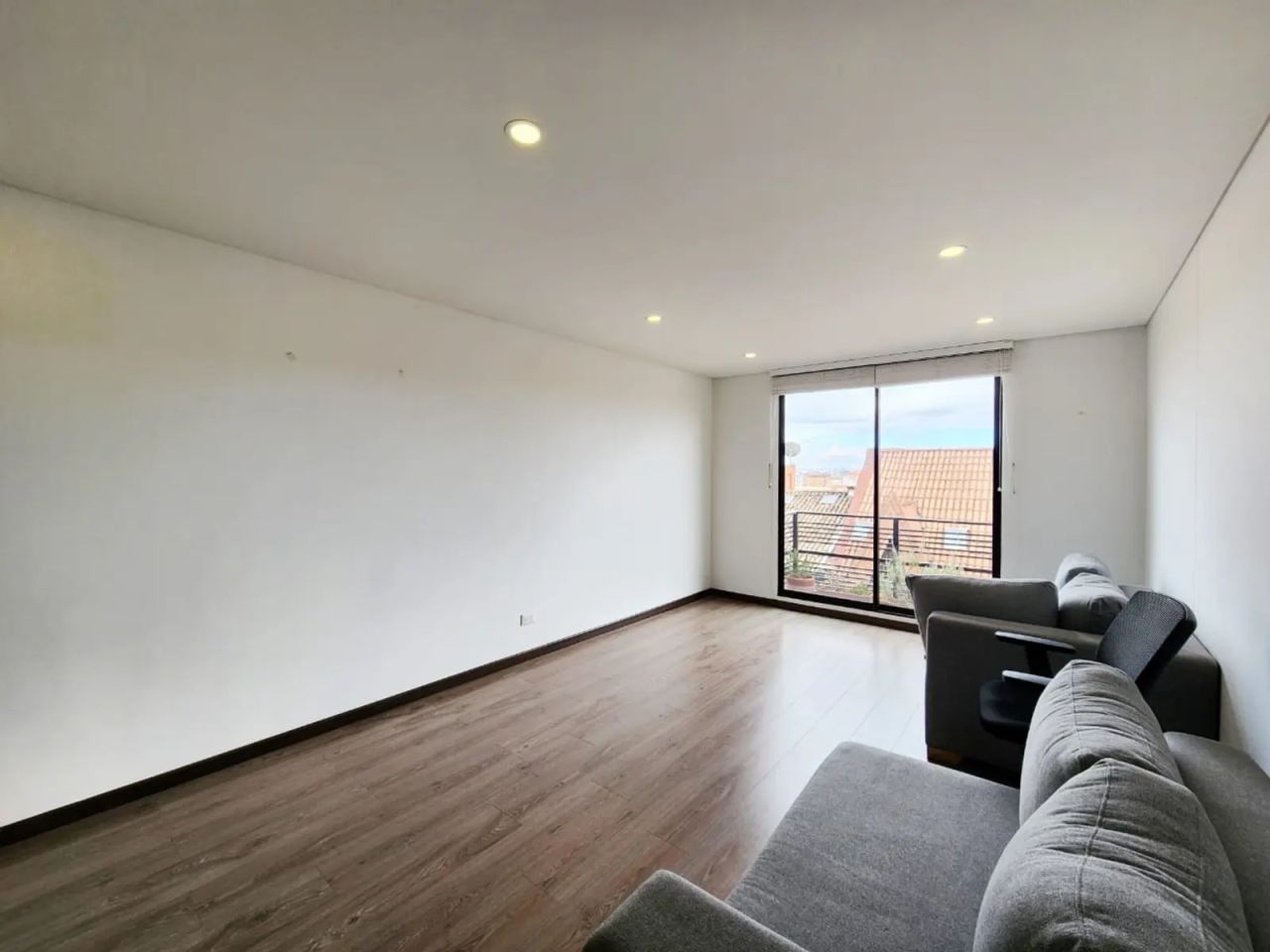 Apartamento en venta Cundinamarca Bogotá Bella Suiza 84 m2 Habitaciones 2 Baños 2 Garajes 2 Precio $521500000