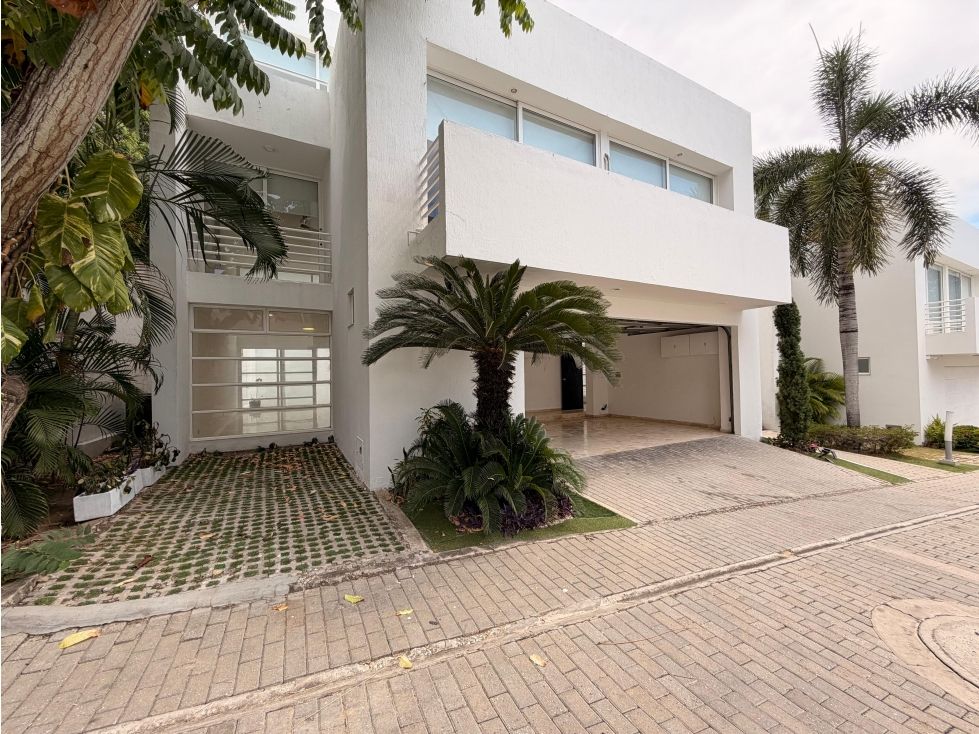 Casa en arriendo Atlántico Barranquilla Cr Florida Village 454 m2 Habitaciones 4 Baños 6 Garajes 4 Precio $11000000