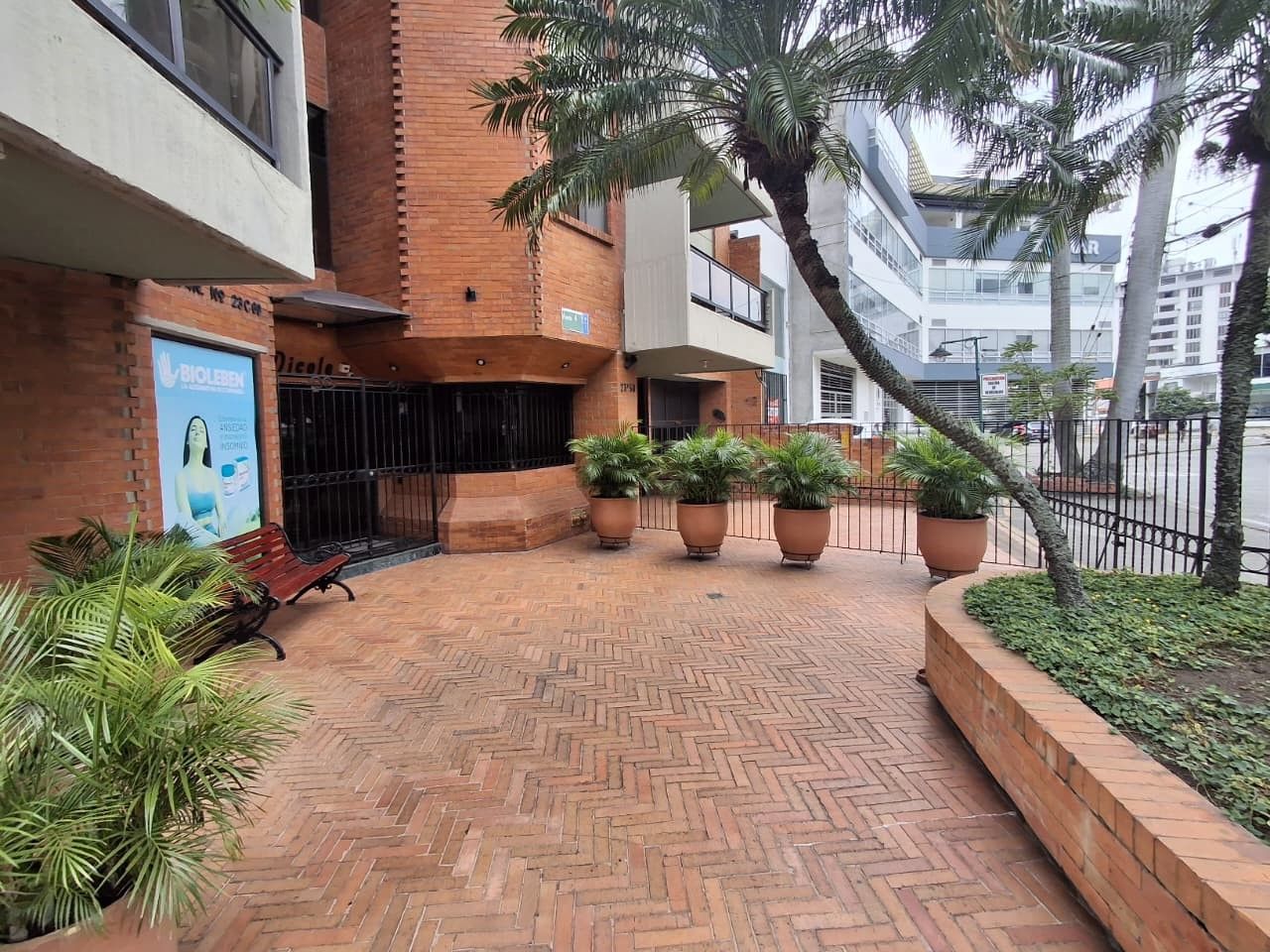 Apartamento en arriendo Valle Del Cauca Cali San Vicente 120 m2 Habitaciones 2 Baños 3 Garajes 1 Precio $2700000