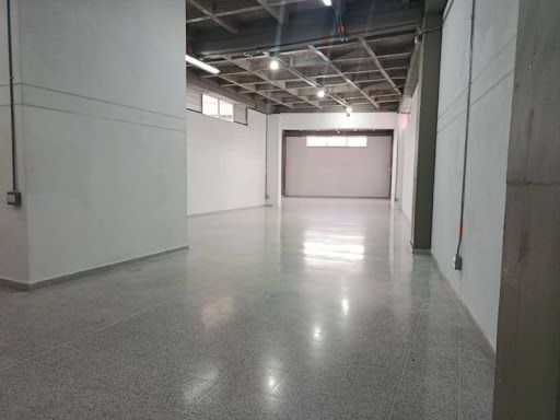 Bodega en arriendo Antioquia Medellín San Bernardo 190 m2 Habitaciones 0 Baños 2 Garajes 0 Precio $8000000