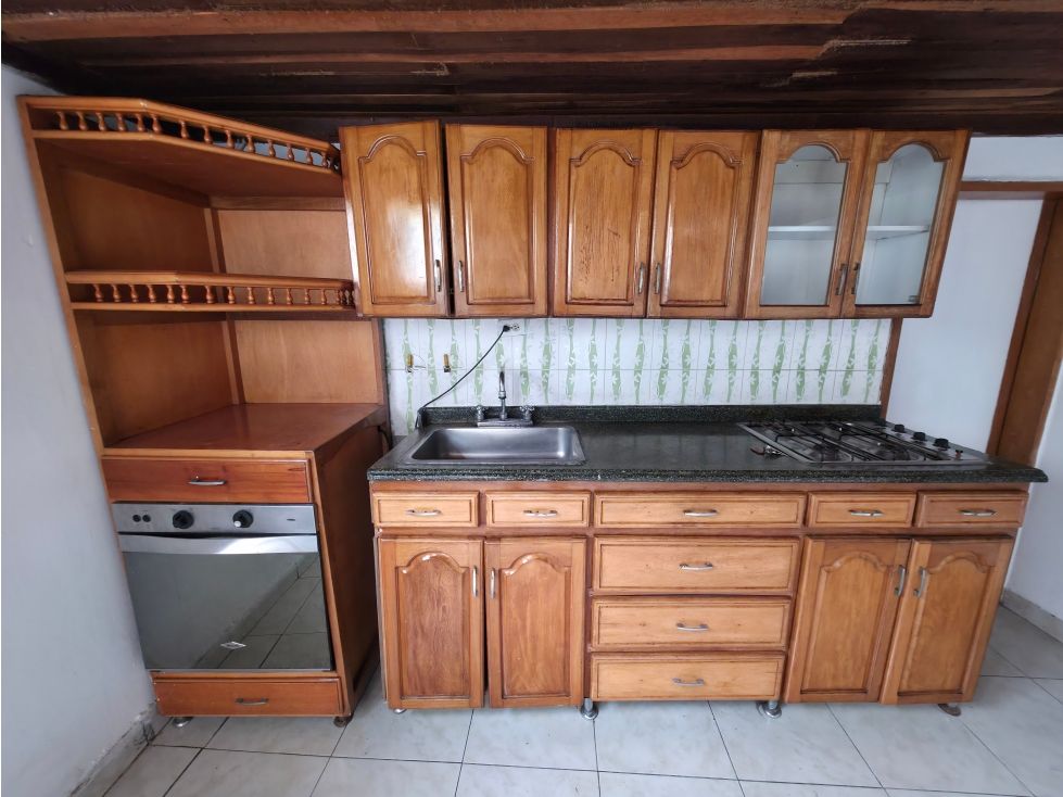 Casa en arriendo Antioquia Medellín Miraflores 502 m2 Habitaciones 3 Baños 1 Garajes 0 Precio $1400000