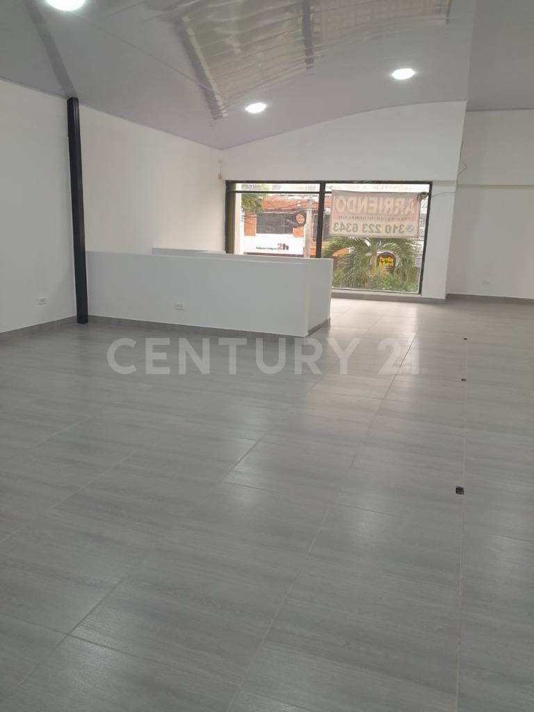 Local en arriendo Valle Del Cauca Cali San Vicente 310 m2 Habitaciones 0 Baños 2 Garajes 0 Precio $10000000