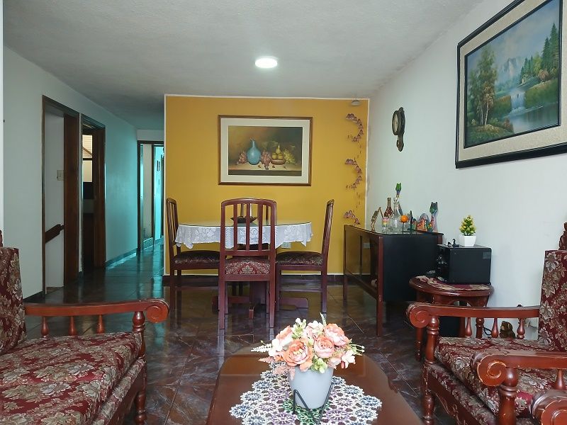 Casa en venta Cundinamarca Bogotá Gustavo Restrepo 366 m2 Habitaciones 5 Baños 4 Garajes 2 Precio $620000000
