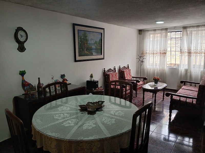 Casa en venta Cundinamarca Bogotá Gustavo Restrepo 366 m2 Habitaciones 5 Baños 4 Garajes 2 Precio $600000000