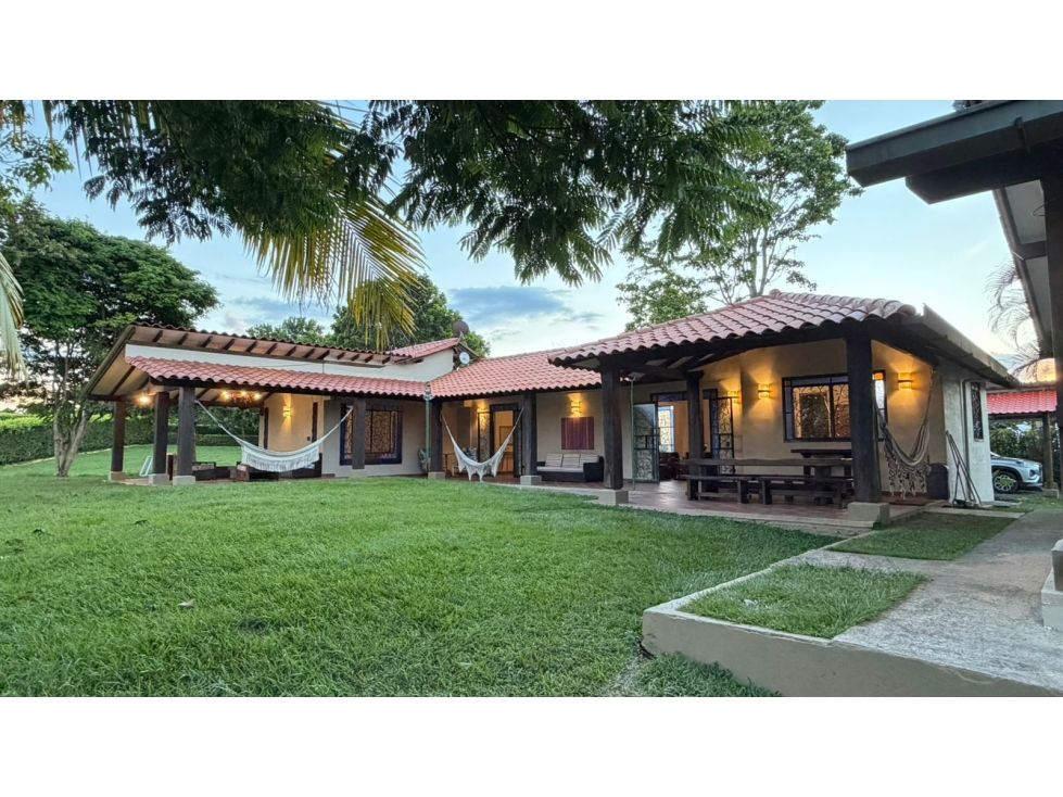 Finca en venta Risaralda Pereira Pereira 562 m2 Habitaciones 5 Baños 5 Garajes 6 Precio $1850000000