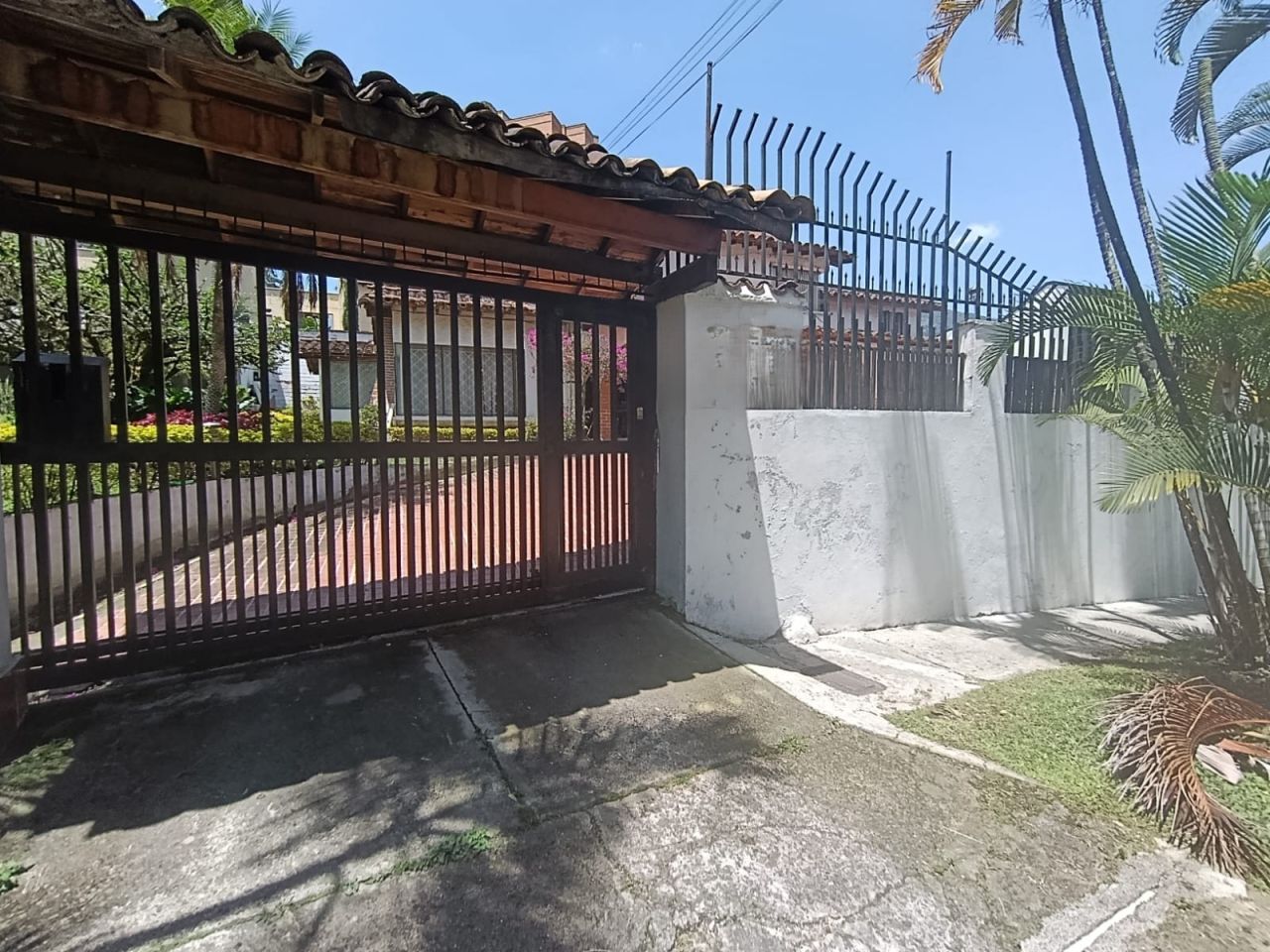 Casa en arriendo Antioquia Medellín Asomadera No 2 300 m2 Habitaciones 7 Baños 6 Garajes 10 Precio $30000000