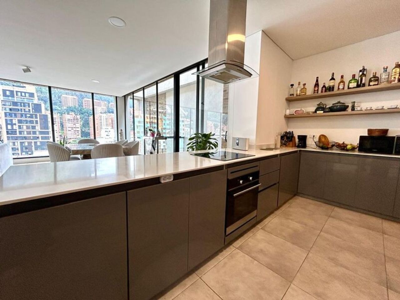 Apartamento en venta Cundinamarca Bogotá Santa Barbara Oriental 212 m2 Habitaciones 3 Baños 4 Garajes 2 Precio $1680000000