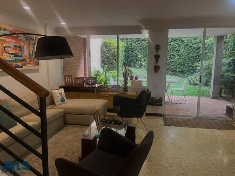 Casa en venta Antioquia Medellín El Tesoro 197 m2 Habitaciones 3 Baños 3 Garajes 2 Precio $1590000000