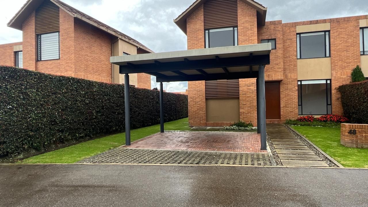 Casa en arriendo Cundinamarca Chía Cr Hacienda Fontanar El Nogal 150 m2 Habitaciones 3 Baños 3 Garajes 2 Precio $8000000