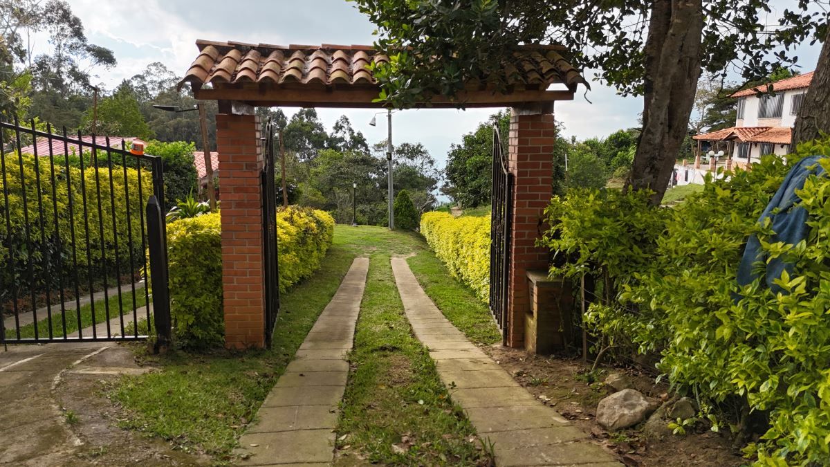 Casa en venta Santander Los Santos Los Santos 135 m2 Habitaciones 2 Baños 1 Garajes 5 Precio $410000000
