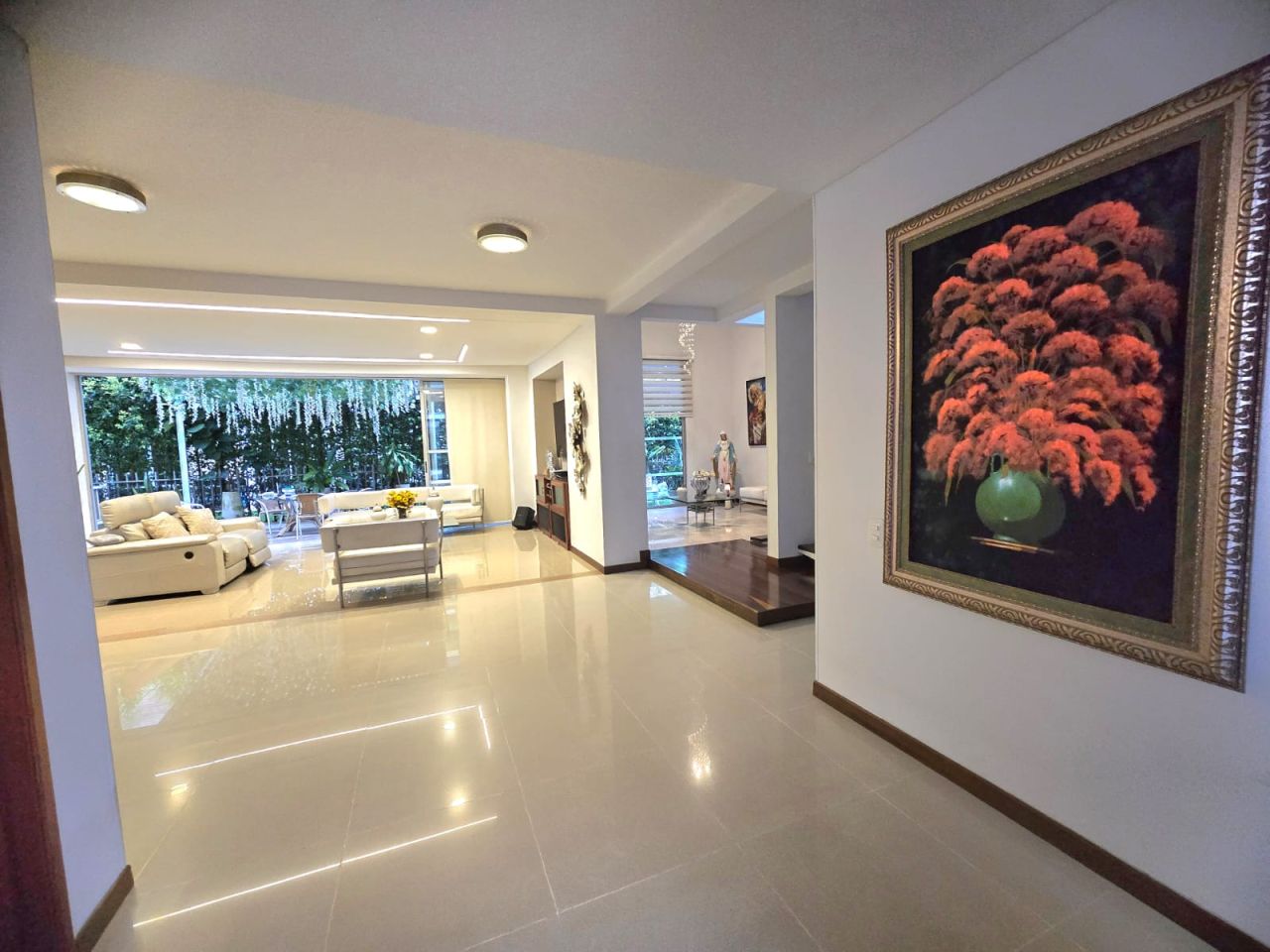 Casa en venta Valle Del Cauca Cali Parcelaciones Pance 370 m2 Habitaciones 5 Baños 6 Garajes 5 Precio $1500000000