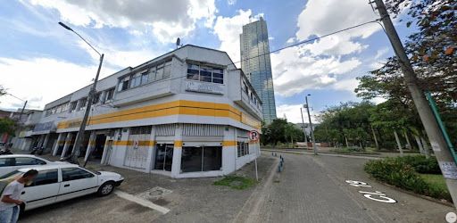 Local en arriendo Valle Del Cauca Cali El Hoyo 150 m2 Habitaciones 0 Baños 2 Garajes 0 Precio $1600000