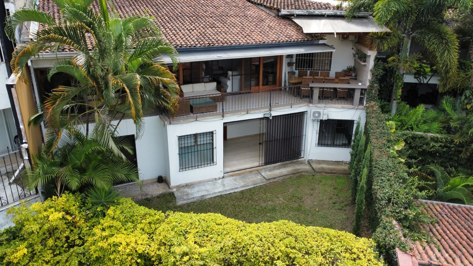Casa en venta Valle Del Cauca Cali Santa Mónica 382 m2 Habitaciones 5 Baños 6 Garajes 2 Precio $1450000000