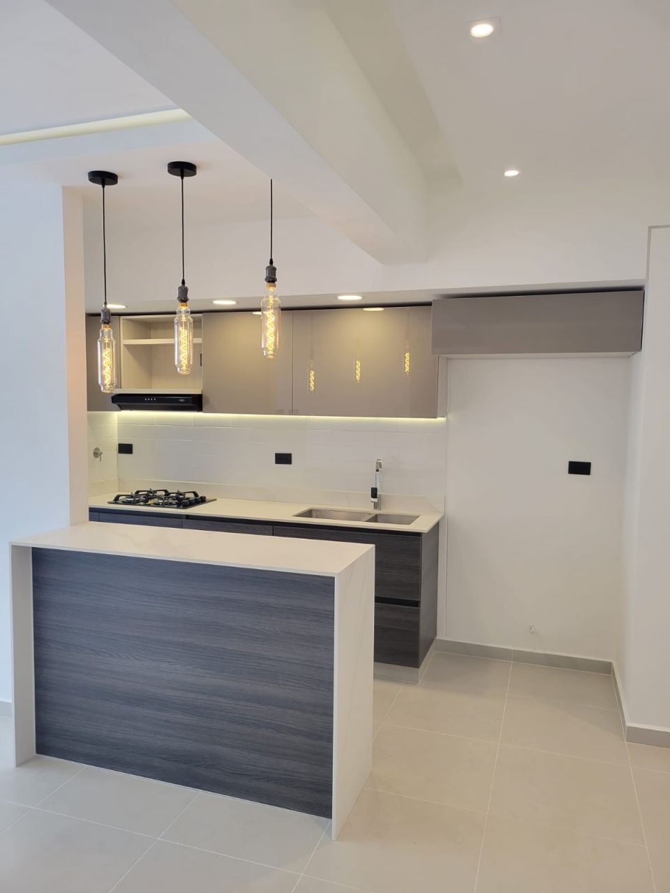 Apartamento en venta Antioquia Medellín Ferreni 83 m2 Habitaciones 3 Baños 2 Garajes 1 Precio $650000000