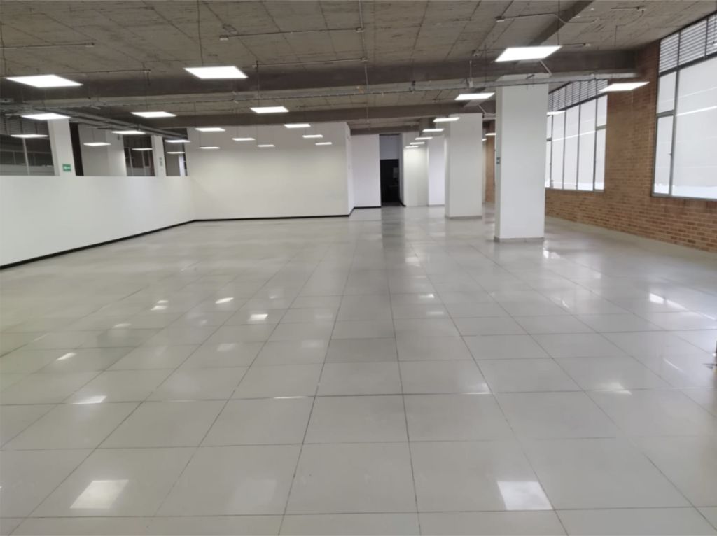 Oficina en arriendo Cundinamarca Bogotá Julio Flórez 1517 m2 Habitaciones 0 Baños 0 Garajes 15 Precio $106948500