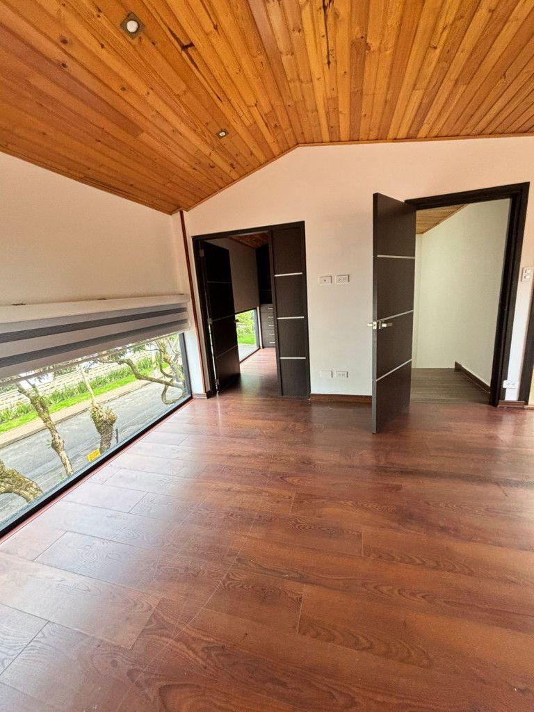 Casa en arriendo Cundinamarca Bogotá Santa Ana Oriental 140 m2 Habitaciones 3 Baños 3 Garajes 2 Precio $8500000