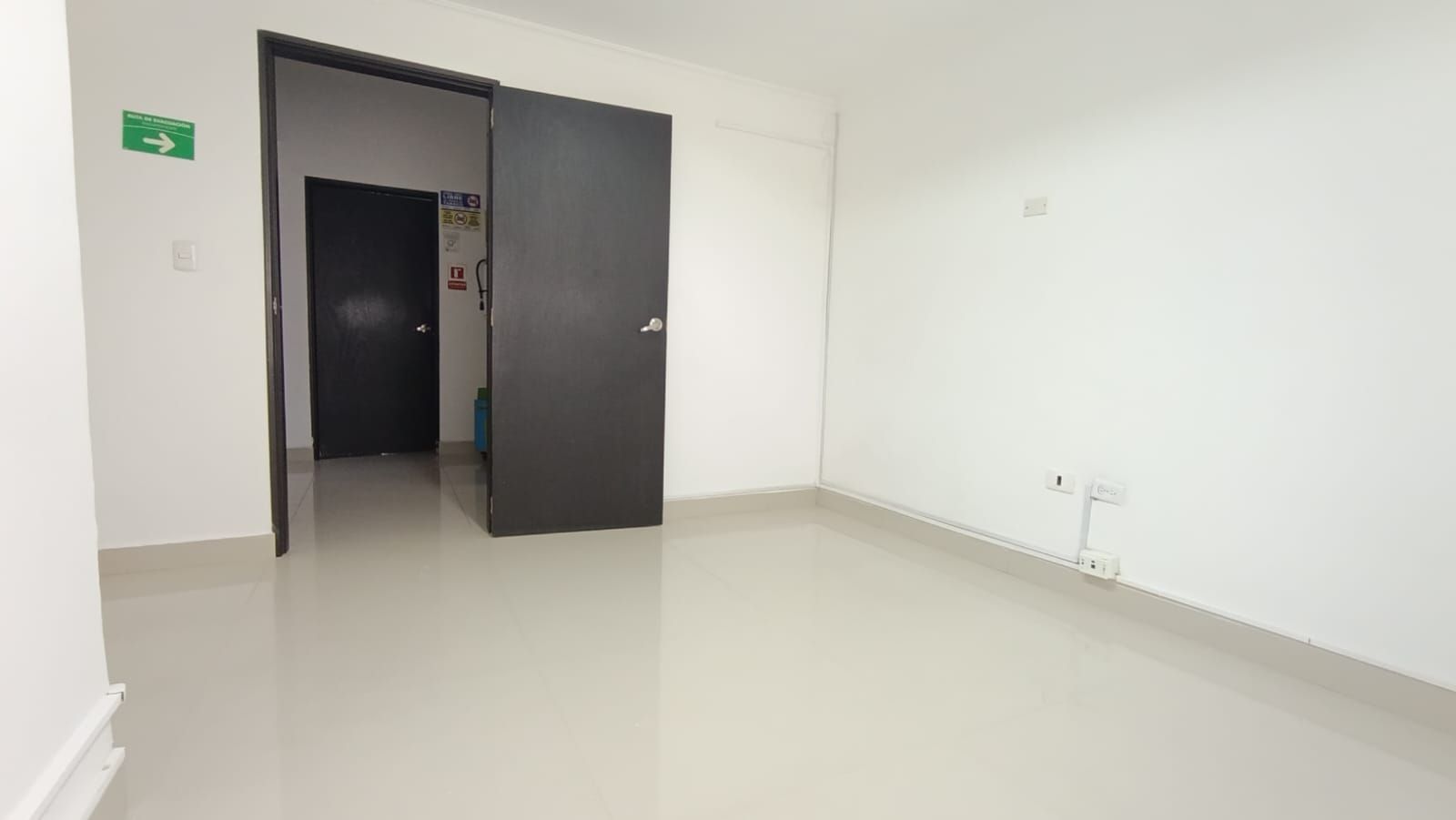 Consultorio en arriendo Antioquia Medellín San Bernardo 10 m2 Habitaciones 0 Baños 0 Garajes 0 Precio $800000