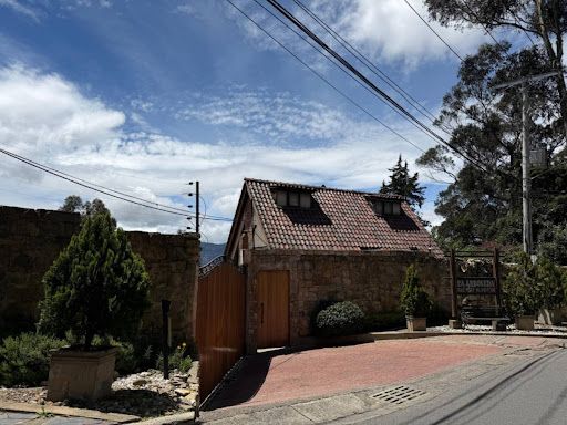 Casa en venta Cundinamarca Bogotá Los Naranjos 159 m2 Habitaciones 3 Baños 4 Garajes 3 Precio $1320000000