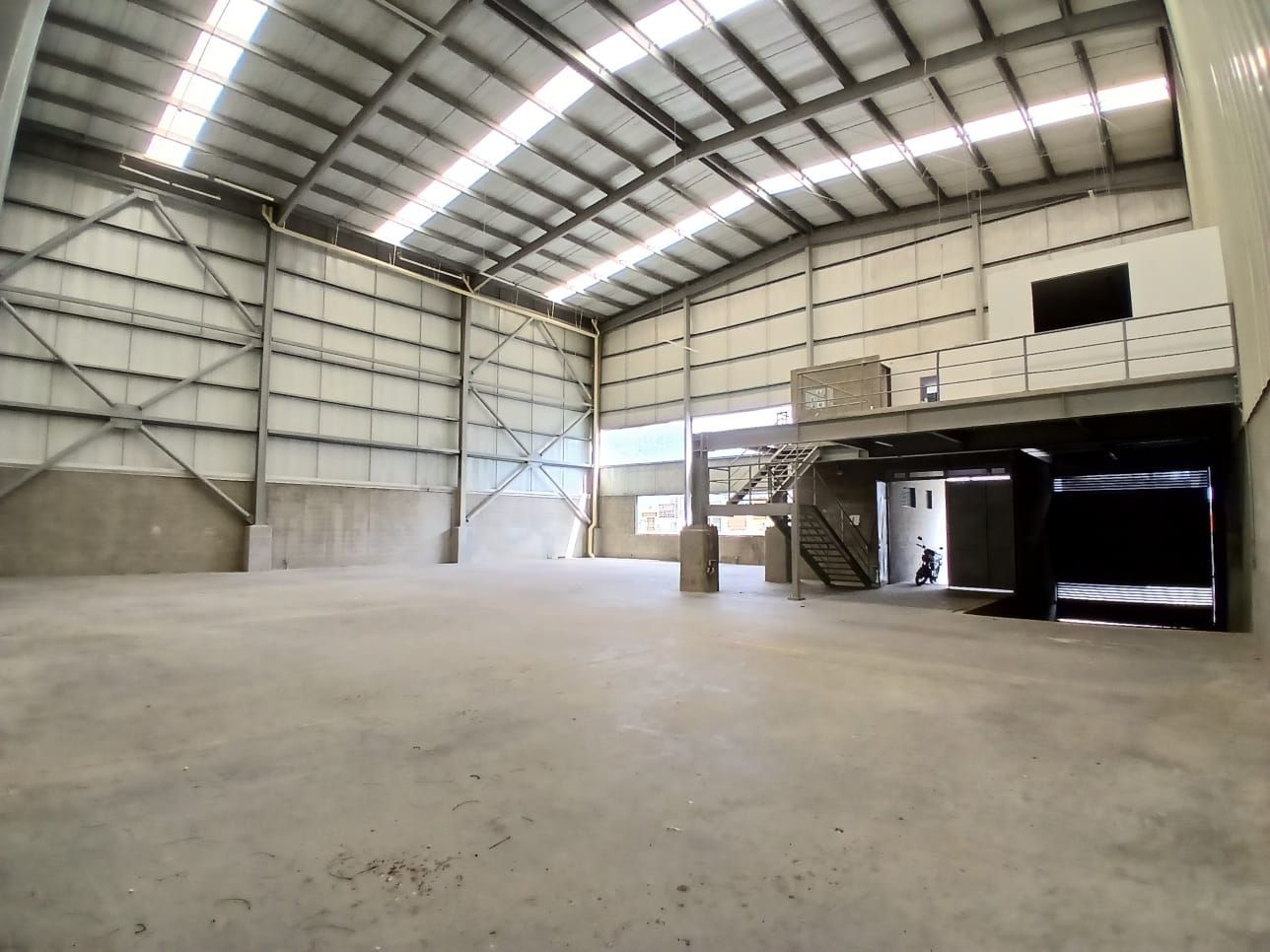 Bodega en arriendo Antioquia Copacabana Copacabana 725 m2 Habitaciones 0 Baños 4 Garajes 4 Precio $21700000