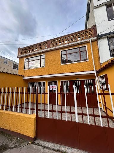 Casa en arriendo Cundinamarca Bogotá Primavera Occidental 90 m2 Habitaciones 6 Baños 4 Garajes 0 Precio $4200000