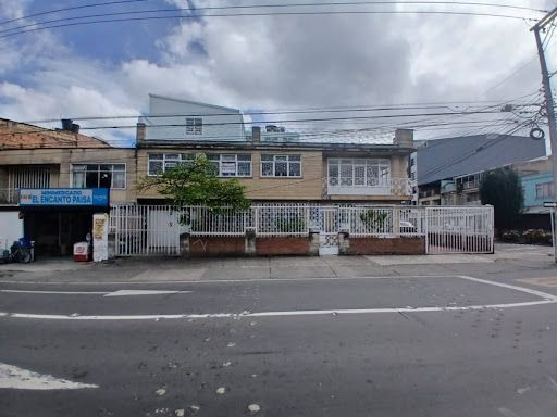 Casa en arriendo Cundinamarca Bogotá María Paz 200 m2 Habitaciones 8 Baños 3 Garajes 1 Precio $8000000
