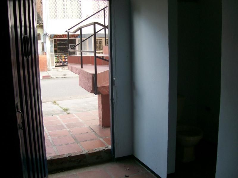 Local en arriendo Valle Del Cauca Cali San Luis Ii 12 m2 Habitaciones 0 Baños 1 Garajes 0 Precio $350000