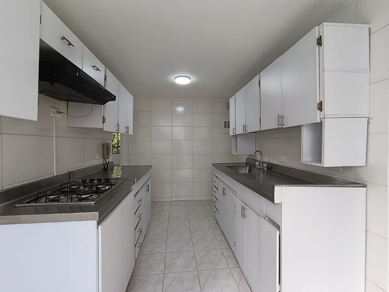 Apartamento en arriendo Antioquia Medellín El Castillo 135 m2 Habitaciones 4 Baños 2 Garajes 1 Precio $5000000