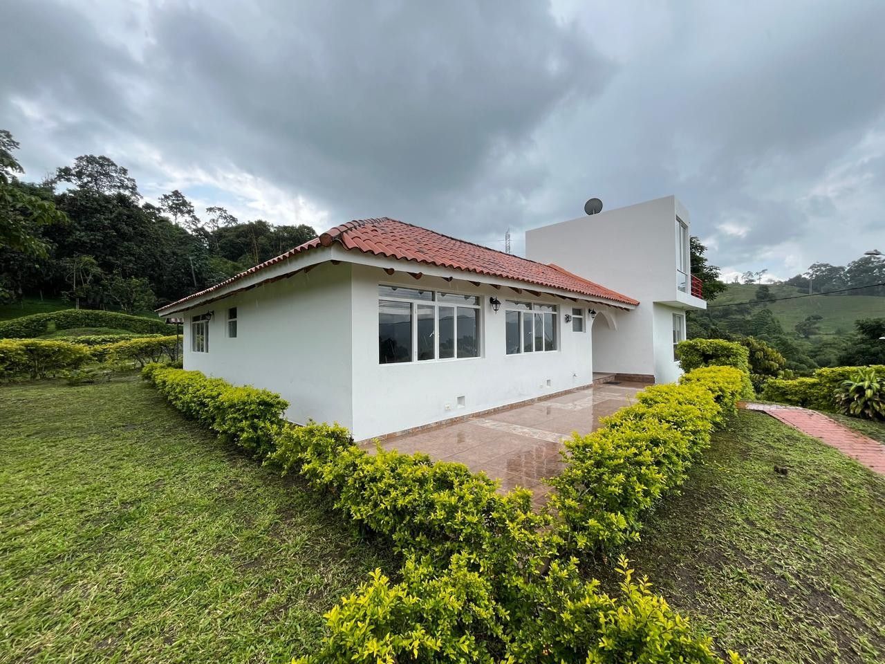 Casa en venta Cundinamarca La Mesa La Mesa 140 m2 Habitaciones 3 Baños 3 Garajes 3 Precio $560000000