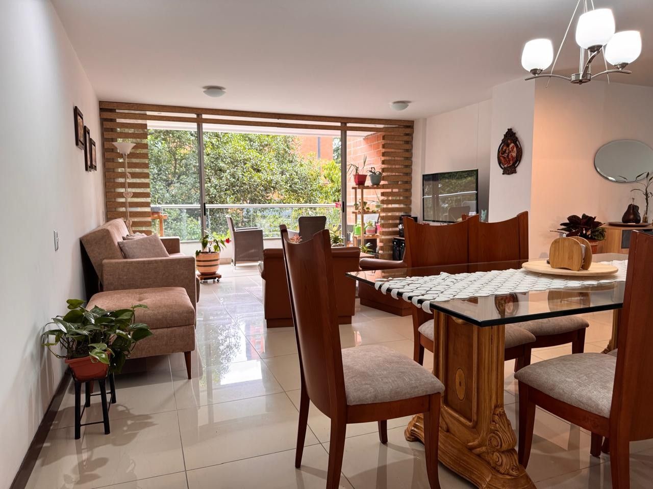 Apartamento en venta Antioquia Envigado El Chocho 127 m2 Habitaciones 3 Baños 1 Garajes 2 Precio $995000000