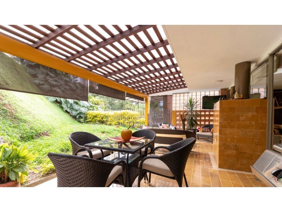 Casa en venta Antioquia Medellín Betania 300 m2 Habitaciones 3 Baños 4 Garajes 3 Precio $1750000000