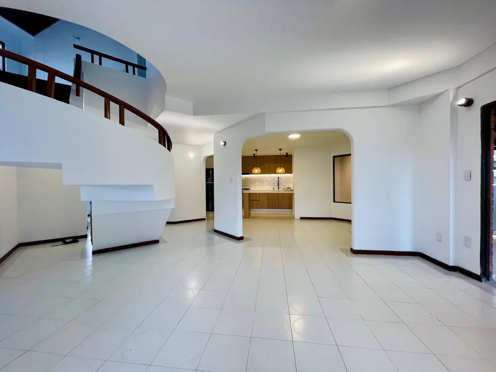 Apartamento en venta Cundinamarca Bogotá El Recuerdo 199 m2 Habitaciones 5 Baños 4 Garajes 2 Precio $560000000