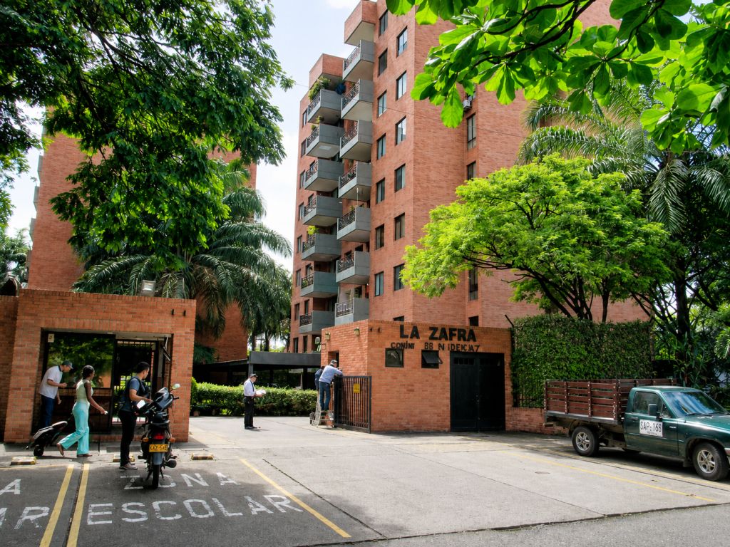 Apartamento en arriendo Valle Del Cauca Cali El Ingenio 80 m2 Habitaciones 3 Baños 2 Garajes 1 Precio $2400000