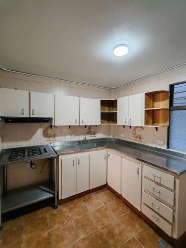 Apartamento en arriendo Antioquia Medellín San Bernardo 120 m2 Habitaciones 3 Baños 2 Garajes 0 Precio $3300000
